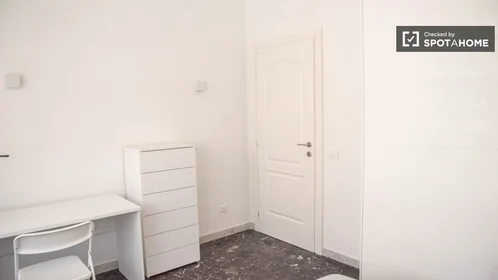 Privatzimmer in der Via Emilio Albertario, bild 4 von 19