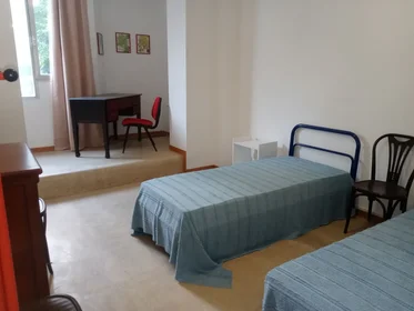 Dairenin tamamı konumu Viale Cavour 129, 7 11 görüntüsü