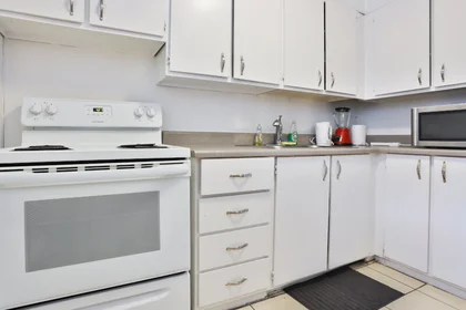 Prywatny pokój w rezydencji 77 Huntley St, Toronto, ON M4Y 2P3, Canada, obraz 8 14