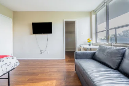 Prywatny pokój w rezydencji 111 Davisville Ave, Toronto, ON M4S 1G5, Canada, obraz 24 43