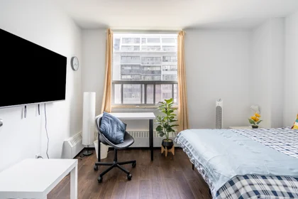 Prywatny pokój w rezydencji 111 Davisville Ave, Toronto, ON M4S 1G5, Canada, obraz 37 43