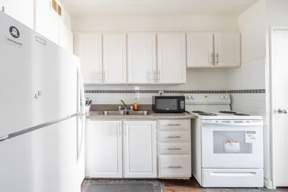 Privatzimmer im Wohnheim in der 111 Davisville Ave, Toronto, ON M4S 1G5, Canada, bild 39 von 43