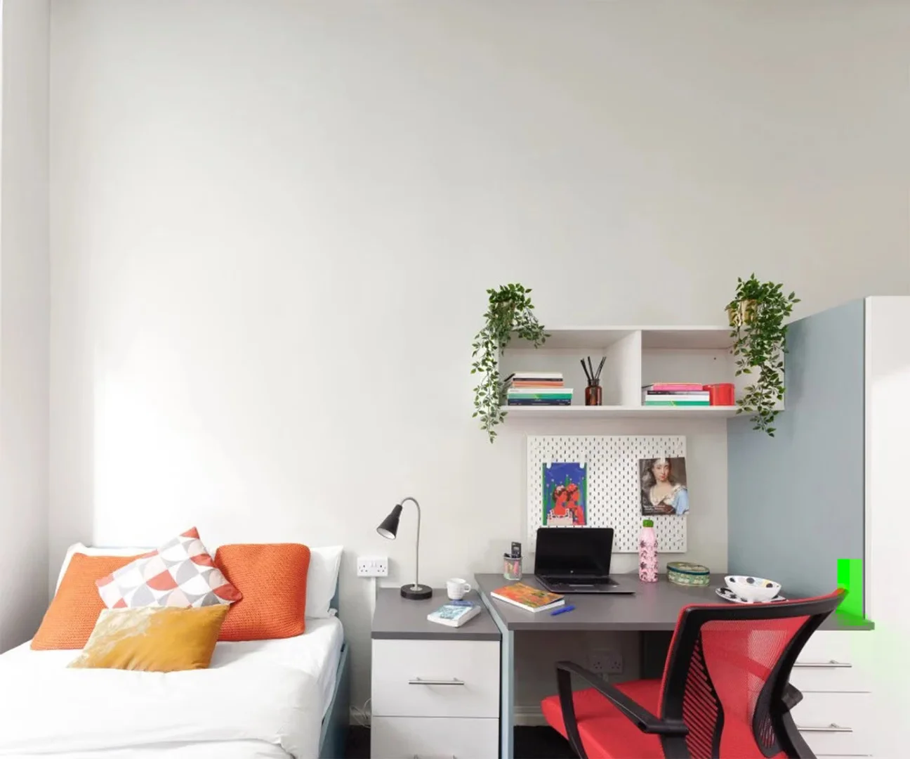 Budget-friendly student room close to campus in 