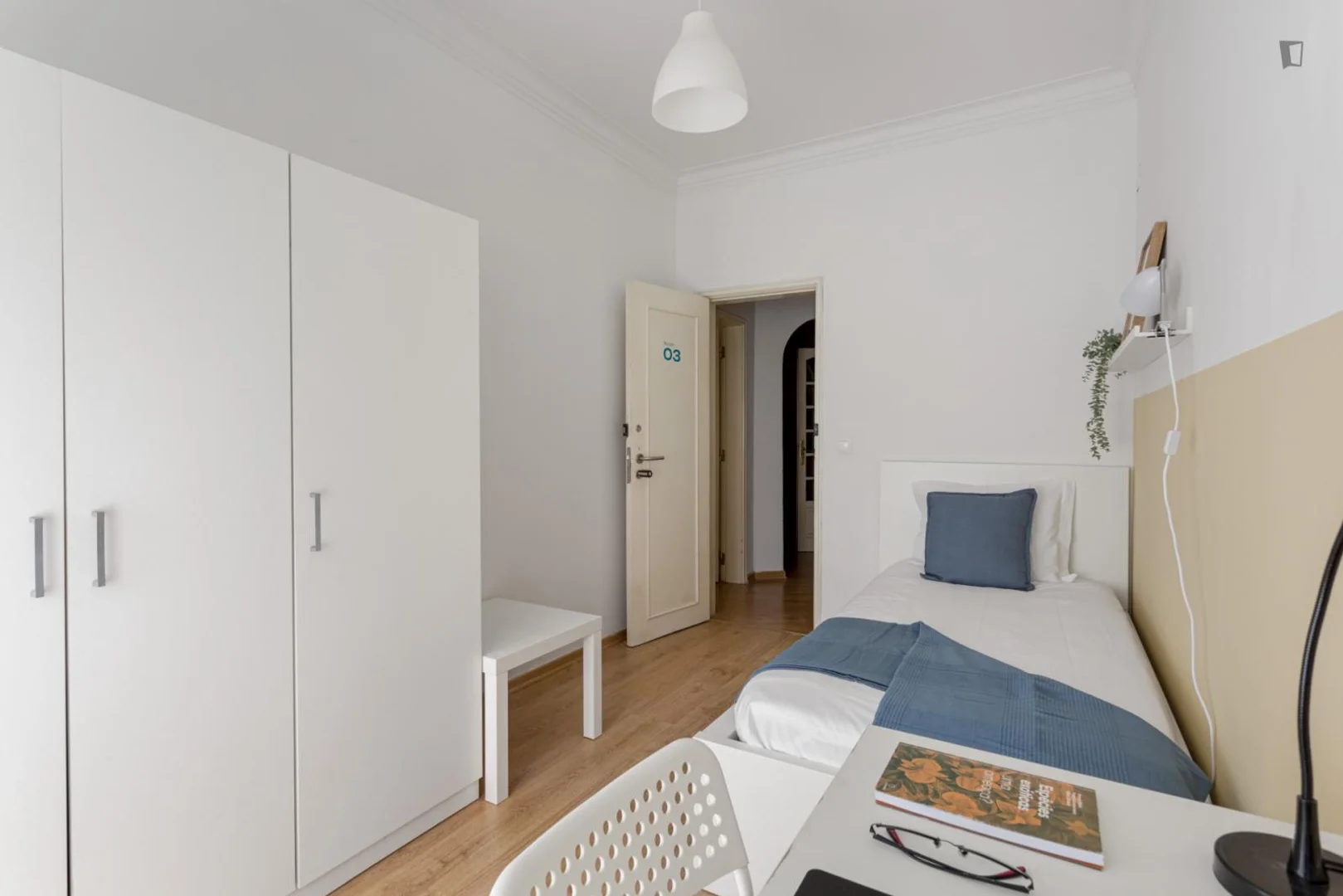 Habitación acogedora para estudiantes disponible en 