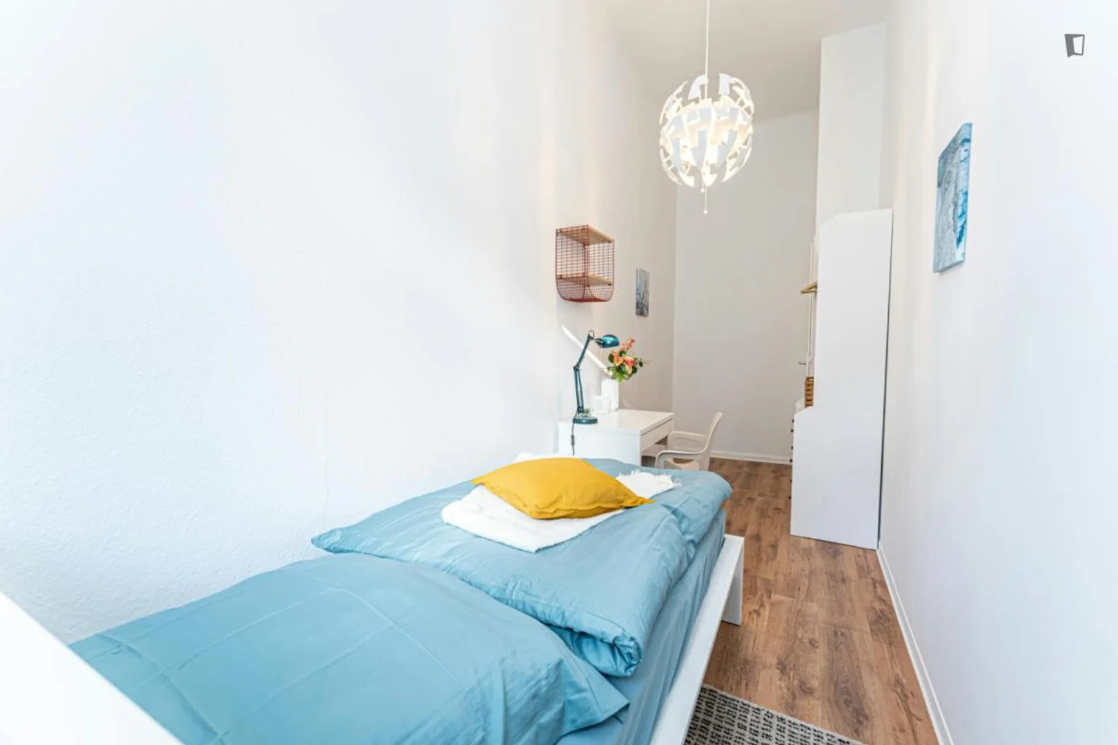 Zimmer in Studentenwohnung in zu vermieten, voll möbliert
