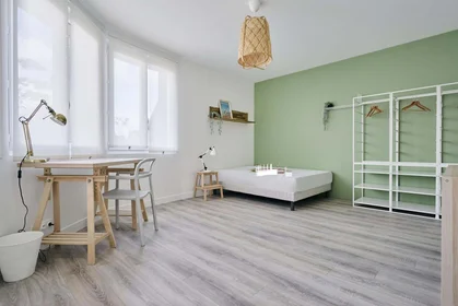 Private room at 271 Rue d'Estienne d'Orves, 92700 Colombes, France, image 1 of 10