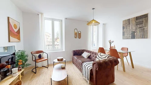 Quarto privado em 1 Rue Vauban, 54000 Nancy, France, imagem 7 de 17