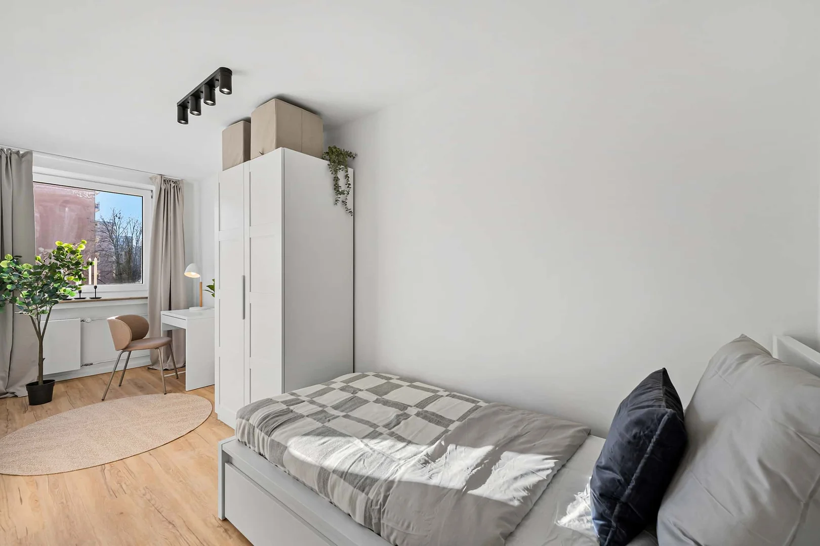 Helles und luftiges Studentenzimmer mit einfachem Zugang zur Universität in