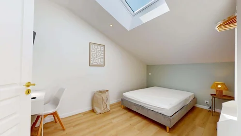 Quarto privado em 9 Imp. Martinon, 33400 Talence, France, imagem 1 de 19