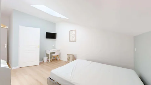 Quarto privado em 9 Imp. Martinon, 33400 Talence, France, imagem 4 de 19