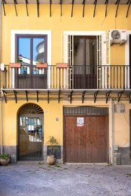 Dairenin tamamı konumu Via Giovanni Meli, 90133 Palermo PA, Italy, 9 12 görüntüsü