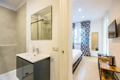 Apartamento inteiro em Salita Sant'Antonio Ai Monti, 80135 Napoli NA, Italy, imagem 11 de 26