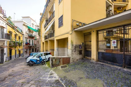 Appartamento intero in Salita Sant'Antonio Ai Monti, 80135 Napoli NA, Italy, immagine 20 di 26