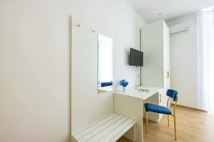 Gesamte Unterkunft in der Via Benedetto Cairoli, 80141 Napoli NA, Italy, bild 20 von 40