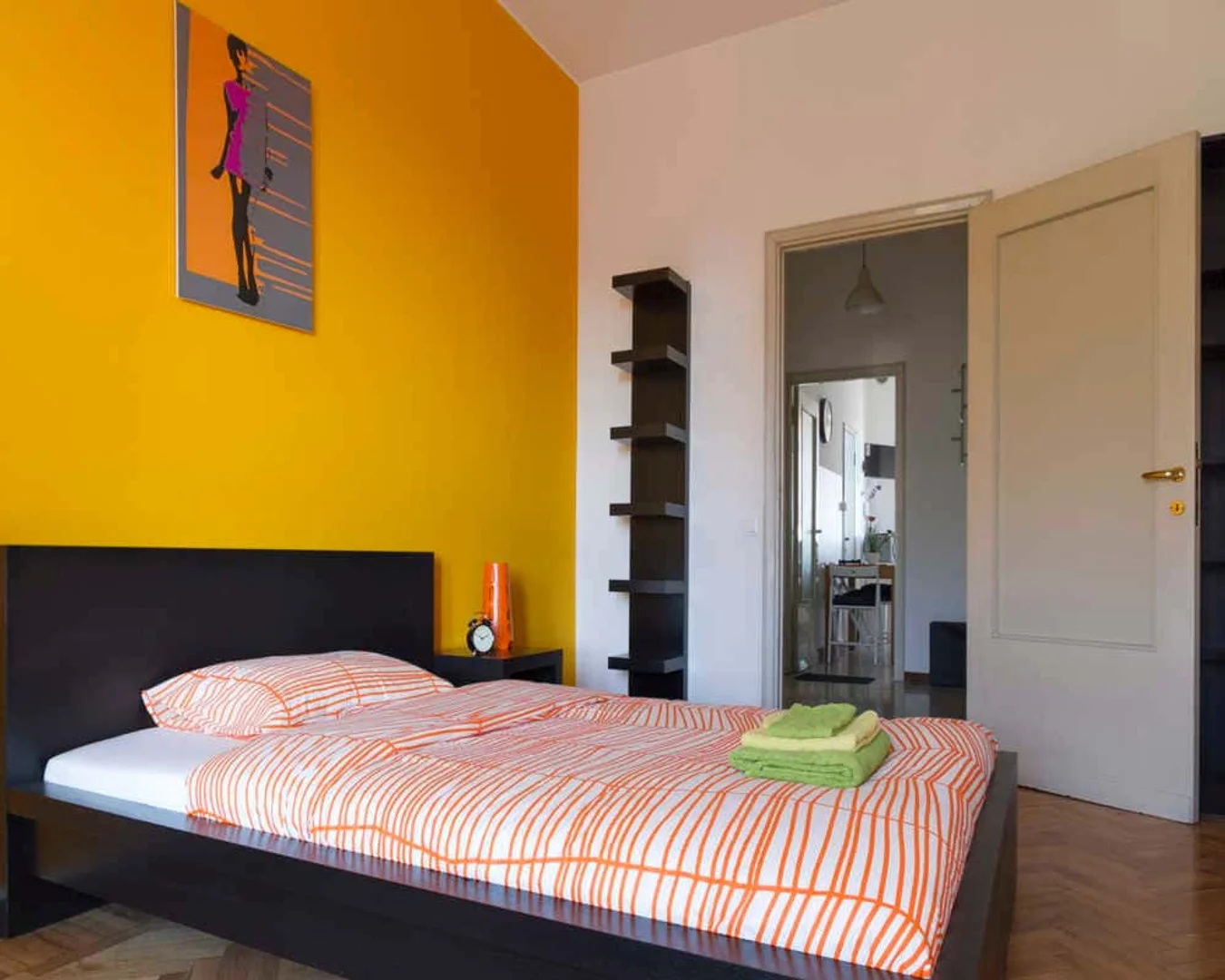 Economical student room with convenient location in 