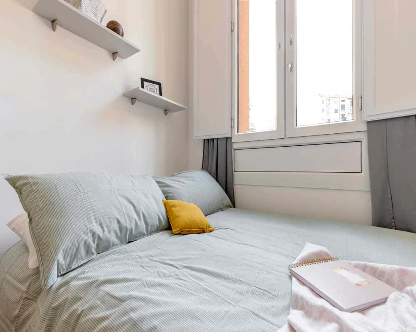 Economical student room with convenient location in 
