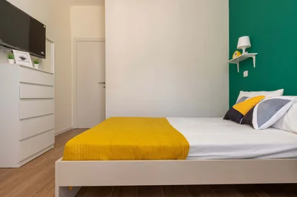 Privatzimmer in der Via Dante Di Nanni, 113, 10141 Torino TO, Italia, bild 1 von 19