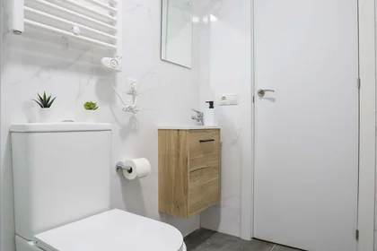 Private room at C. Volver a Empezar, 8, Puente de Vallecas, 28018 Madrid, España, image 8 of 19