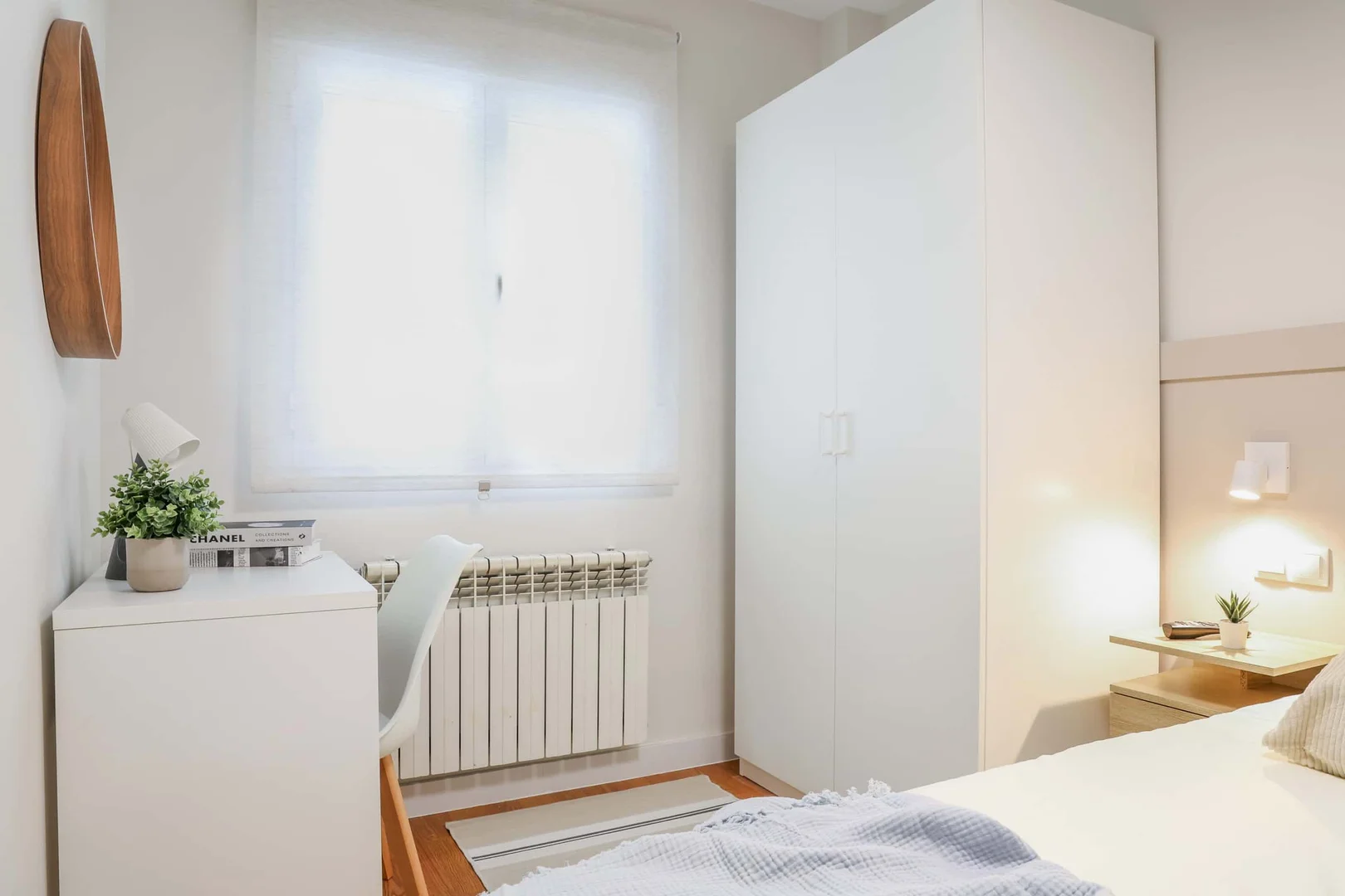 Economical student room with convenient location in 