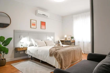 Private room at C. Volver a Empezar, 8, Puente de Vallecas, 28018 Madrid, España, image 1 of 19