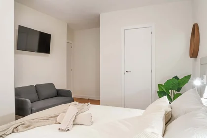 Private room at C. Volver a Empezar, 8, Puente de Vallecas, 28018 Madrid, España, image 6 of 19