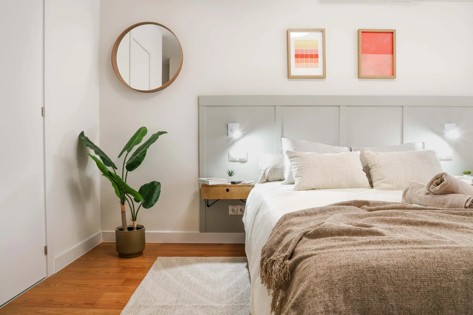 Student-friendly room in  with modern amenities