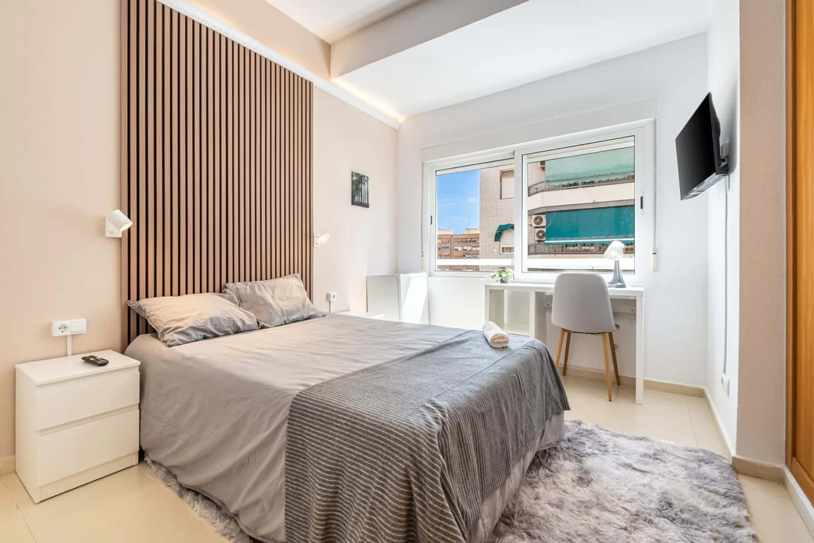 Zimmer in Studentenwohnung in  zu vermieten, voll möbliert