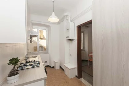 Habitación privada en Corso Buenos Aires, 22, 16129 Genova GE, Italia, imagen 6 de 12