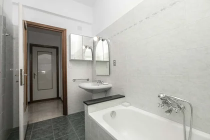 Habitación privada en Via Francesco Dassori, 49, 16131 Genova GE, Italia, imagen 12 de 15