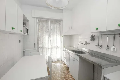 Habitación privada en Via Francesco Dassori, 49, 16131 Genova GE, Italia, imagen 6 de 15