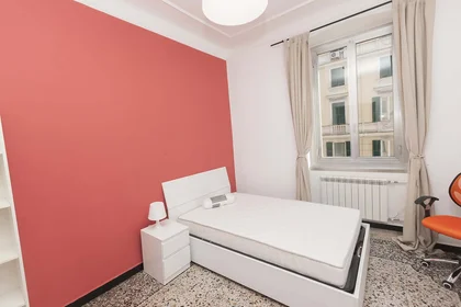 Habitación privada en Corso Buenos Aires, 22, 16129 Genova GE, Italia, imagen 1 de 10