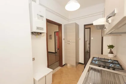 Habitación privada en Corso Buenos Aires, 22, 16129 Genova GE, Italia, imagen 6 de 11