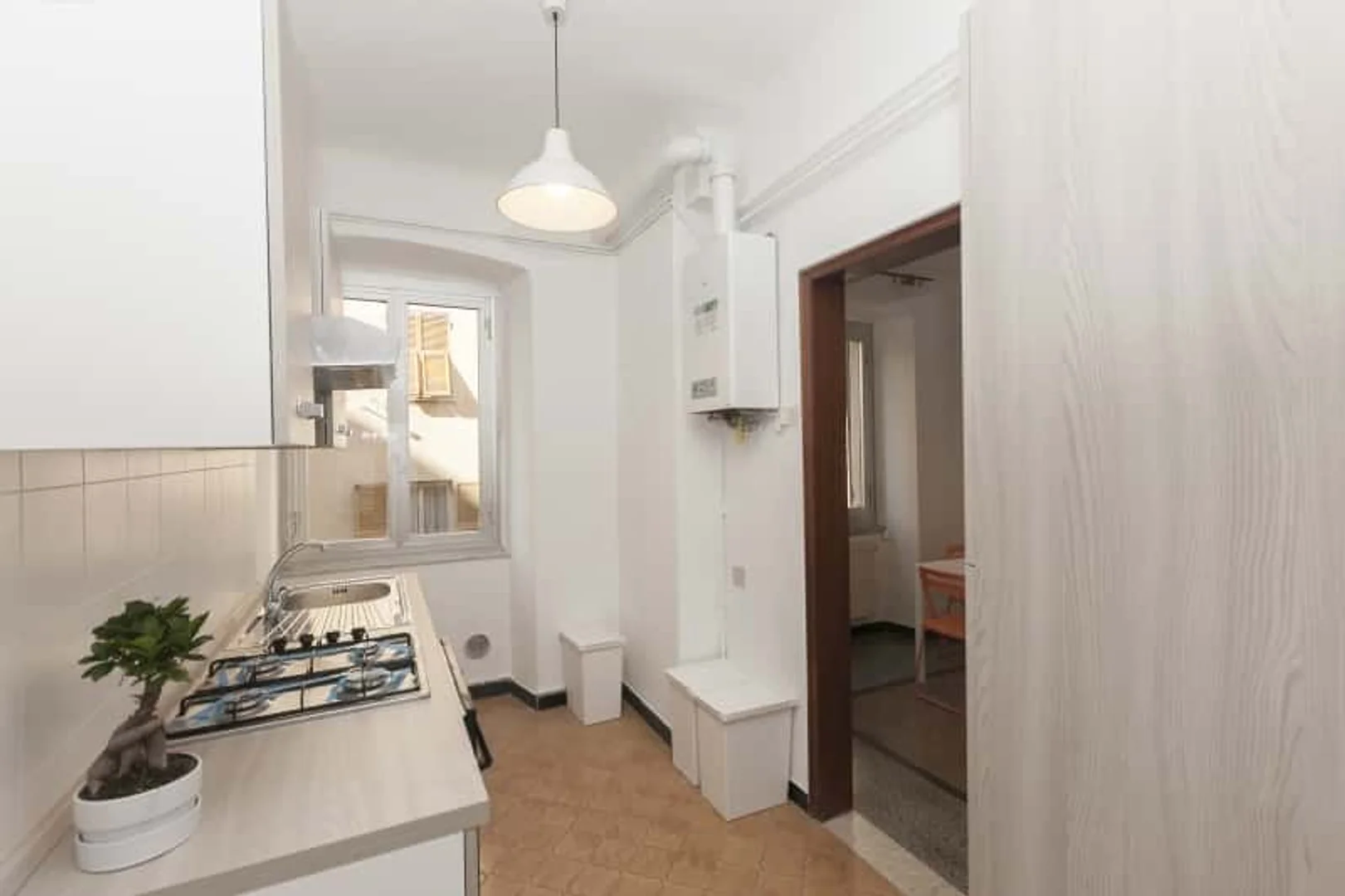 Habitación acogedora para estudiantes disponible en