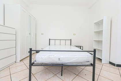 Habitación privada en Via Giacomo Buranello, 2, 16149 Genova GE, Italia, imagen 2 de 32