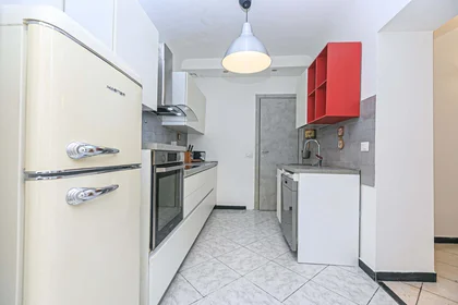 Habitación privada en Via Giacomo Buranello, 2, 16149 Genova GE, Italia, imagen 13 de 32