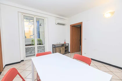 Habitación privada en Via Giacomo Buranello, 2, 16149 Genova GE, Italia, imagen 16 de 32