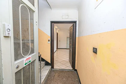 Habitación privada en Via Giacomo Buranello, 2, 16149 Genova GE, Italia, imagen 28 de 32