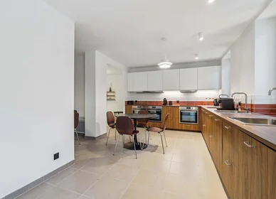 Özel oda konumu 2 Rue de Sèvres, 92100 Boulogne-Billancourt, France, 12 15 görüntüsü