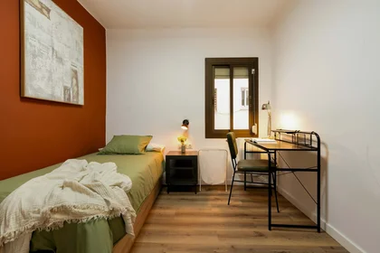 Quarto privado em Carrer de Sardà, 64, 08203 Sabadell, Barcelona, Spain, imagem 3 de 13