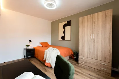 Quarto privado em Carrer de Sardà, 64, 08203 Sabadell, Barcelona, Spain, imagem 3 de 12