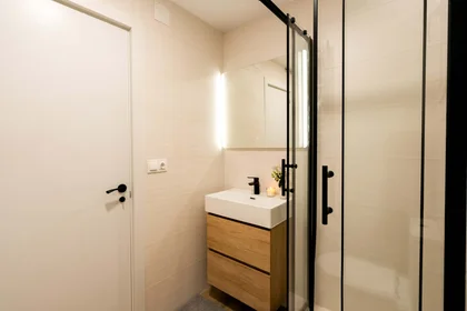 Quarto privado em Carrer de Sardà, 64, 08203 Sabadell, Barcelona, Spain, imagem 7 de 12