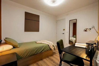 Quarto privado em Carrer de Sardà, 64, 08203 Sabadell, Barcelona, Spain, imagem 3 de 13