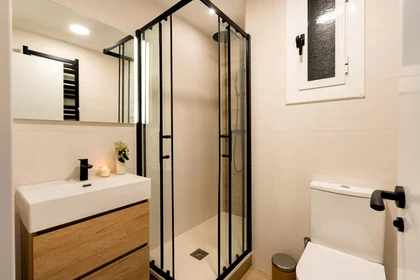 Quarto privado em Carrer de Sardà, 64, 08203 Sabadell, Barcelona, Spain, imagem 6 de 14