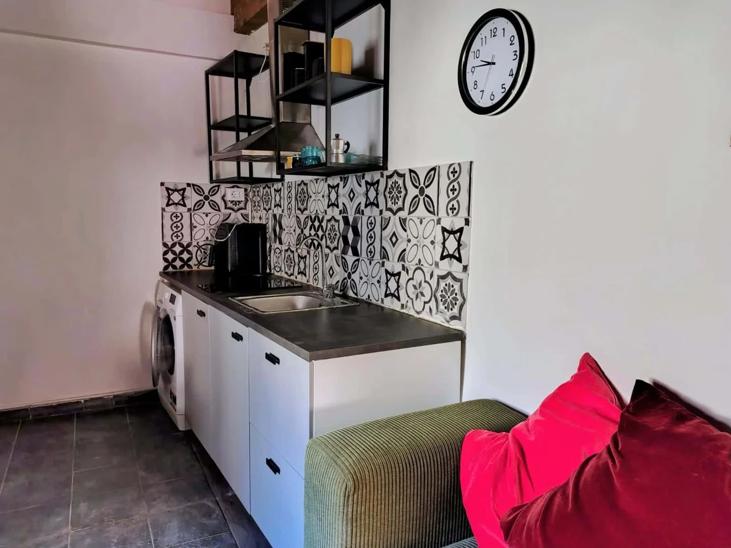 Quarto de estudante económico perto do campus em 