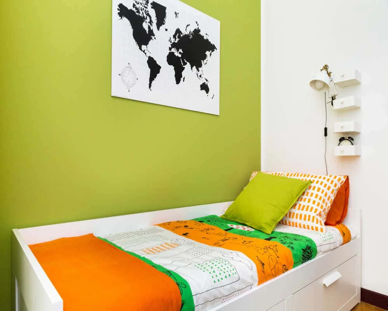 Habitación en apartamento estudiantil en alquiler en , completamente amueblado