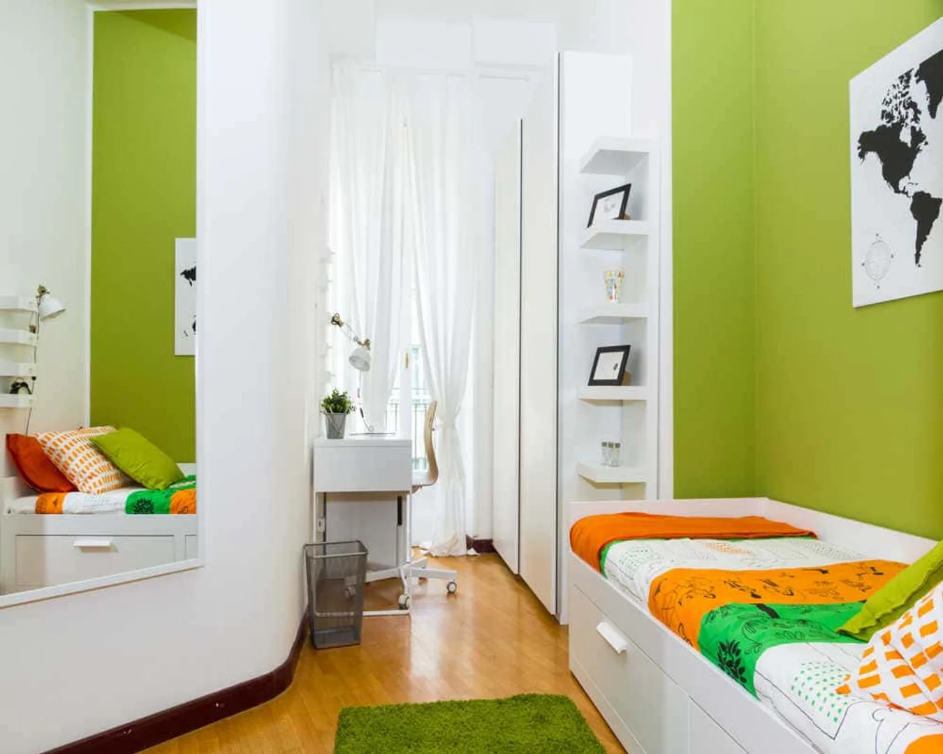 Habitación estudiantil amplia y cómoda en 