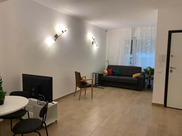Habitación privada en Via Paolo Sarpi, 8 B, 33100 Udine UD, Italia, imagen 2 de 15