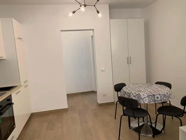 Habitación privada en Via Paolo Sarpi, 8 B, 33100 Udine UD, Italia, imagen 12 de 15