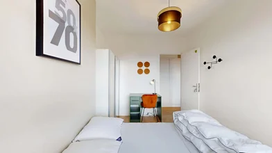 Quarto privado em 42 Rue d'Oradour-sur-Glane, 75015 Paris, France, imagem 2 de 16