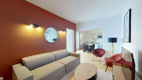 Quarto privado em 42 Rue d'Oradour-sur-Glane, 75015 Paris, France, imagem 6 de 16